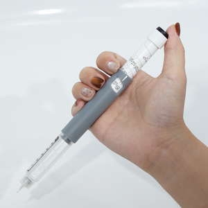 Pluma de inyección de autoensamblaje mecánico